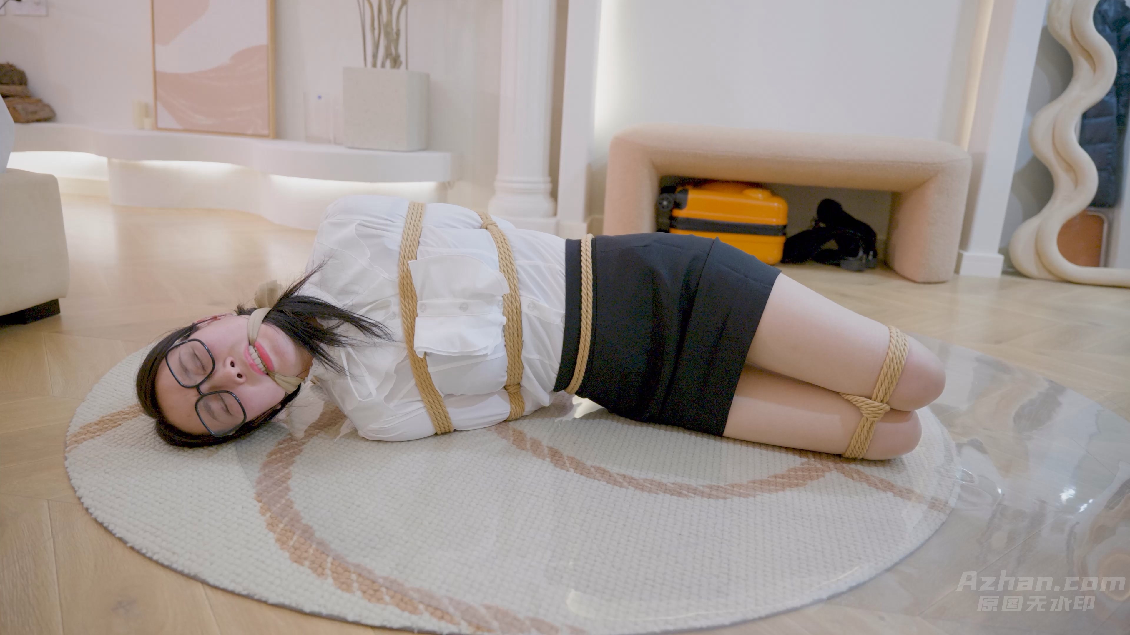 A17.花花制服诱惑紧身绳束第一日.蓝光4K60P.7.3G-4