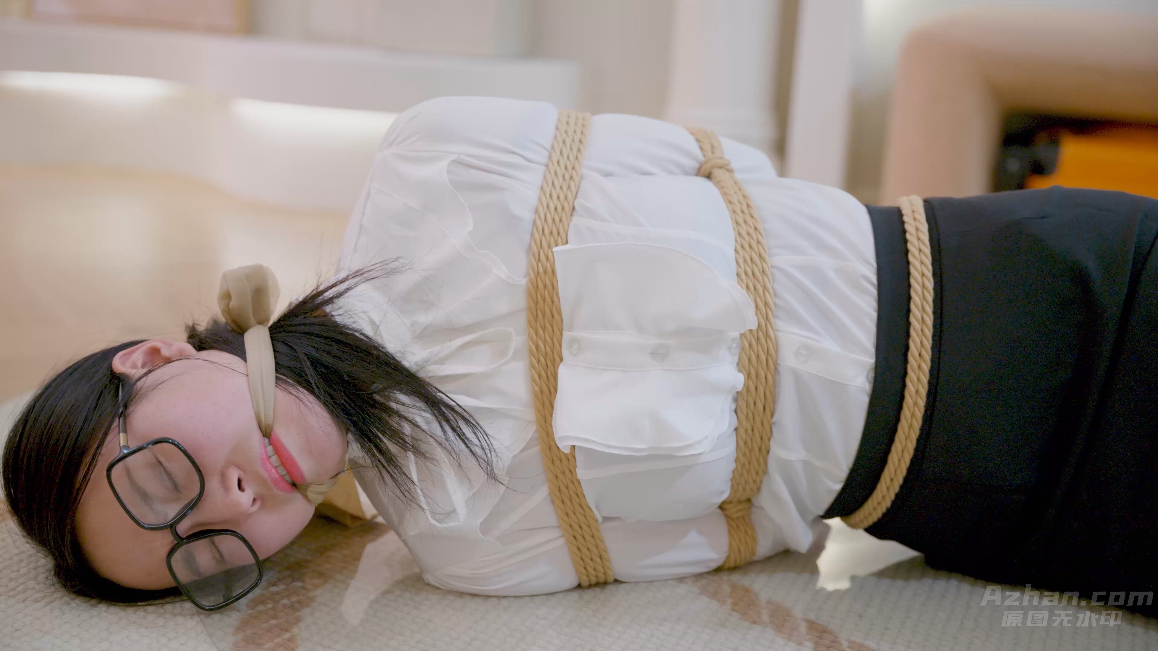 A17.花花制服诱惑紧身绳束第一日.蓝光4K60P.7.3G-5