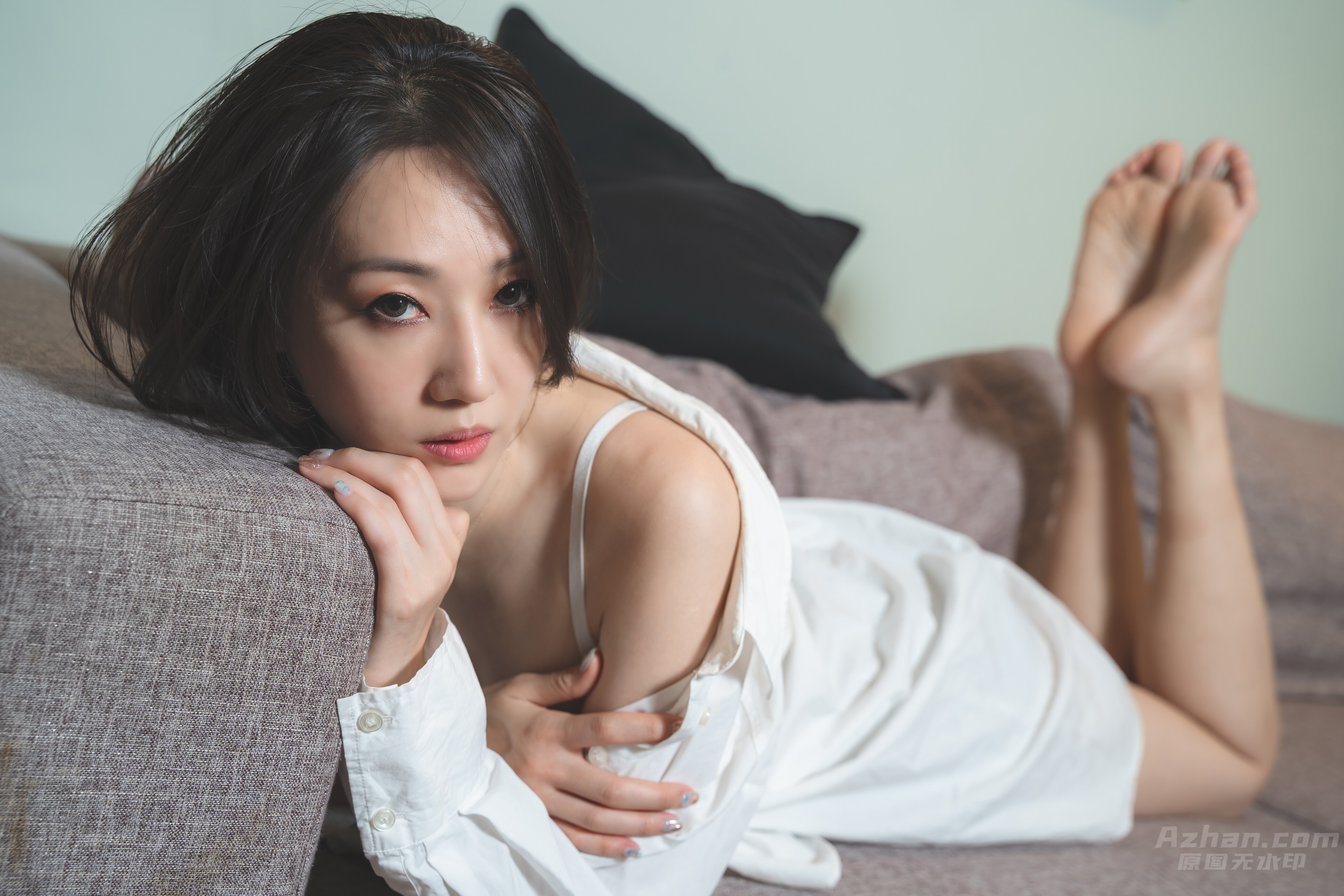 Limerence-060.性感白衬衫yoko 还不快躺下让我踩踩-124P+1V／1.56GB-1