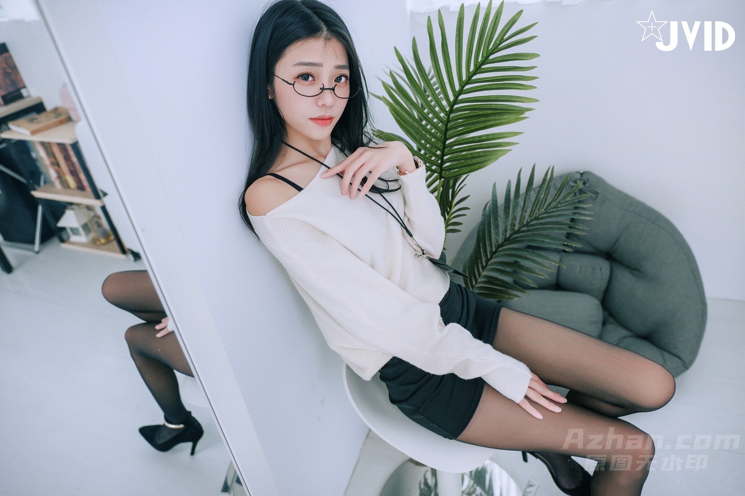 004-公司新來的實習生 妍妍看似清純 沒想到骨子裡竟意外的...549M-3