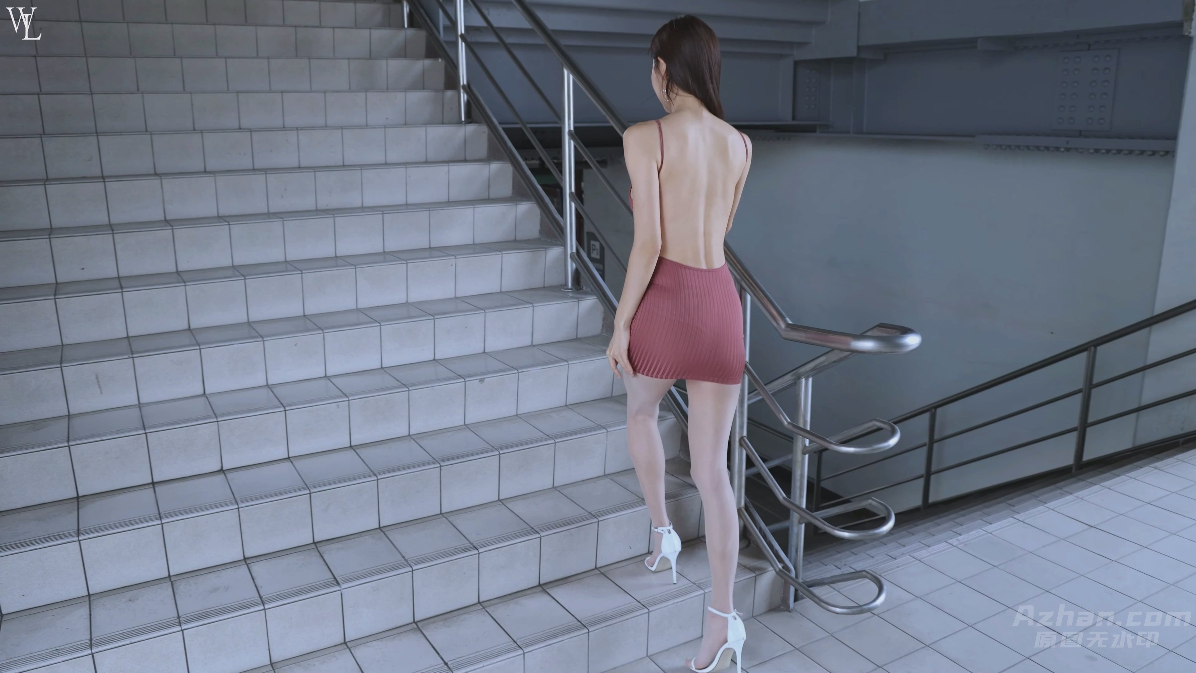 Z23 名婷-173cm 性感露背包臀 724M-3