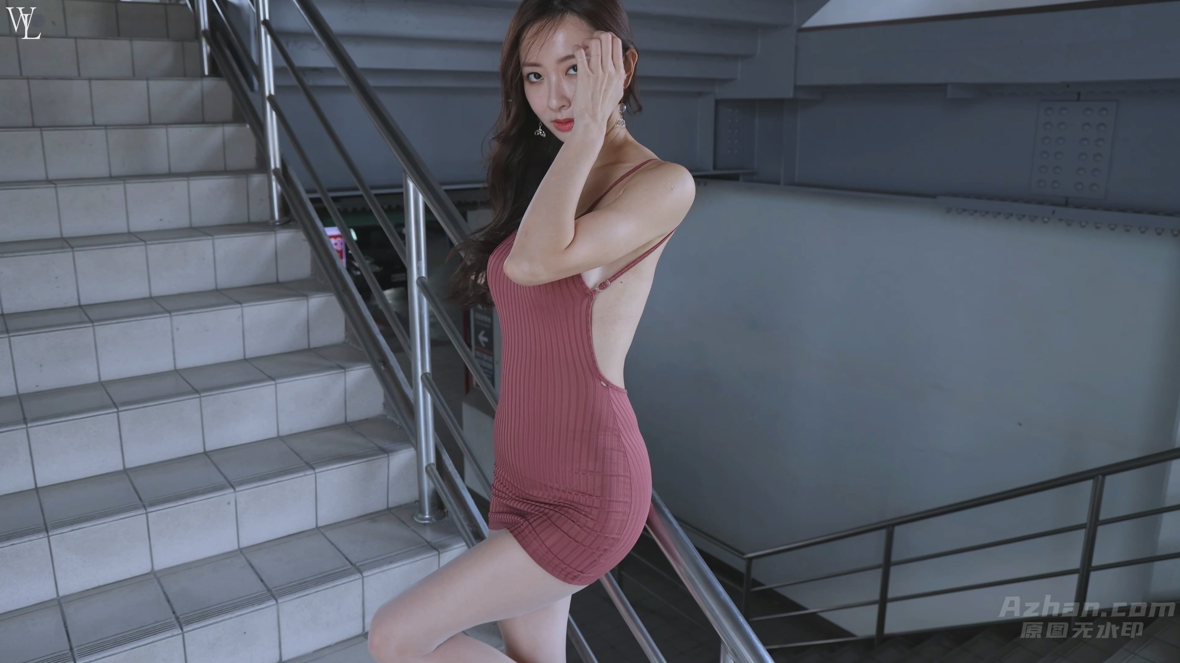 Z23 名婷-173cm 性感露背包臀 724M-4