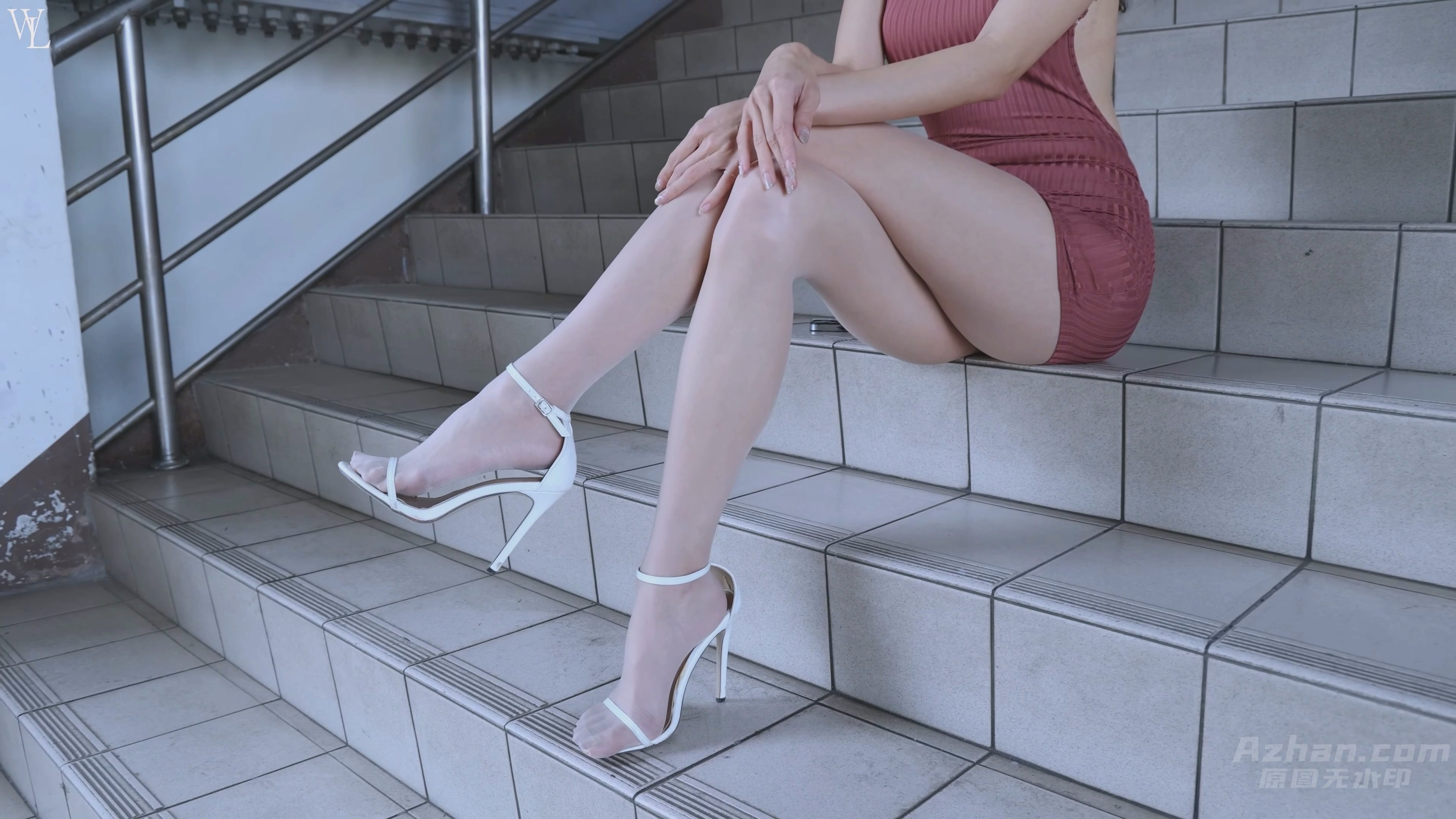 Z23 名婷-173cm 性感露背包臀 724M-11