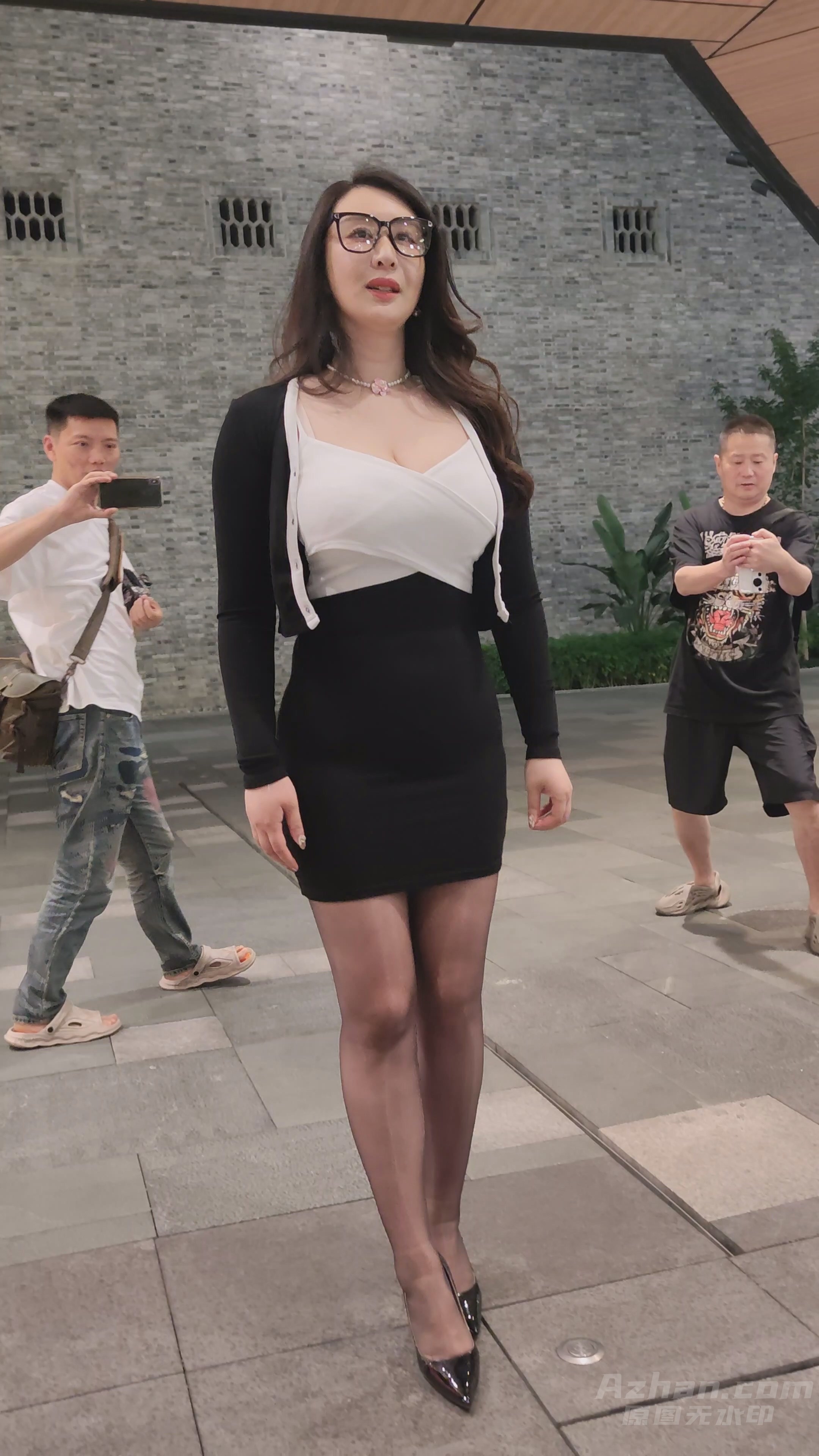 A83 丰满黑丝诱惑 571M-1